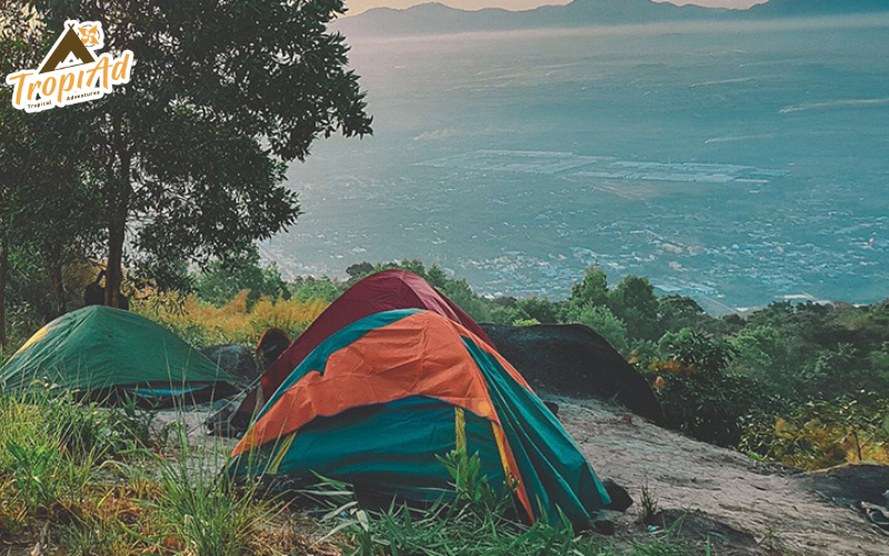 Núi Bà Đen là một địa điểm cắm trại an toàn phù hợp cho dịp cuối tuần-compressed