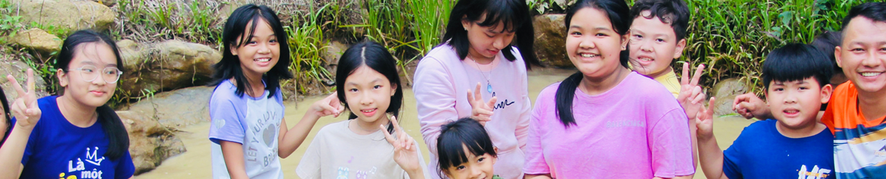 banner trại hè